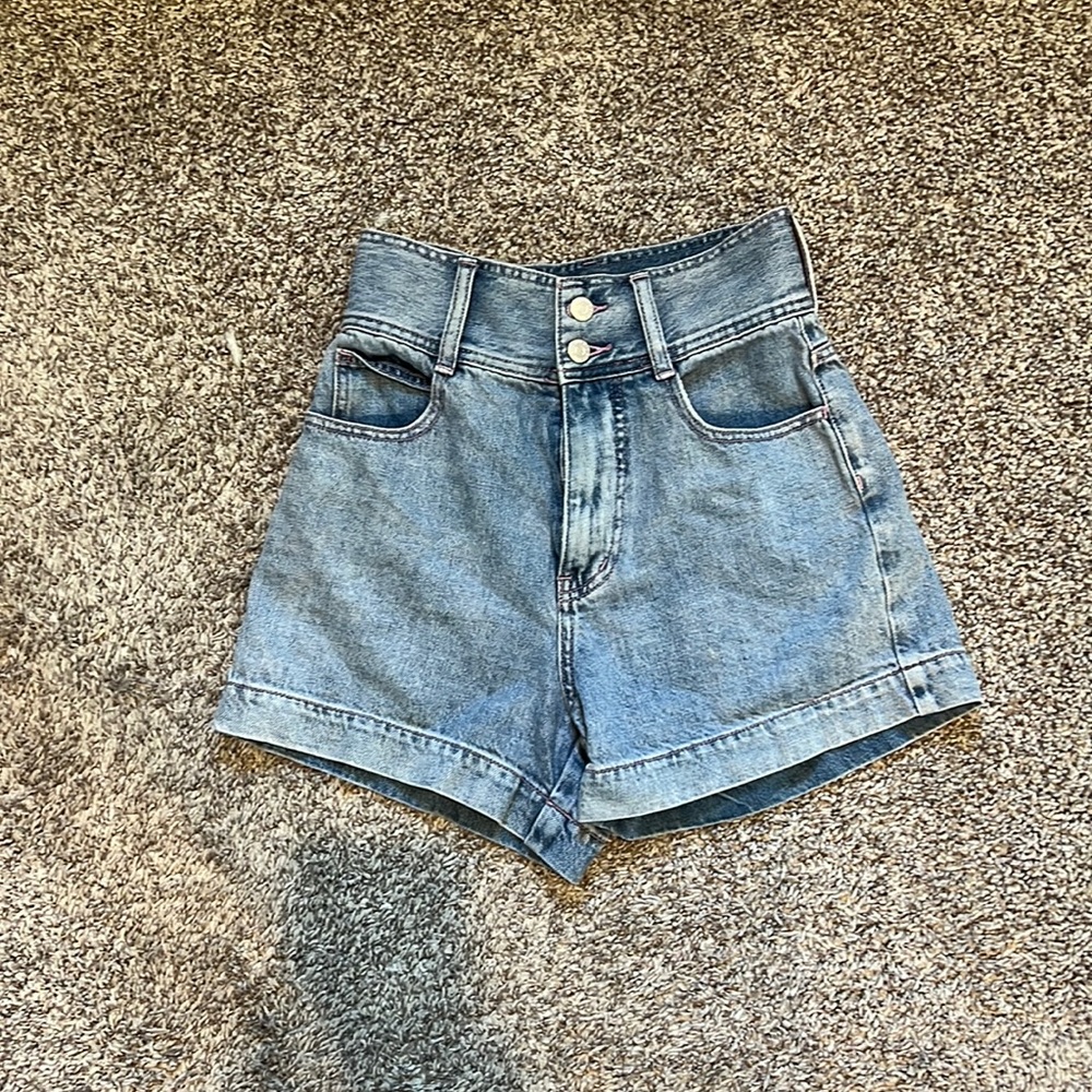 Cute jean high waisted shorts no stains no rips good condition